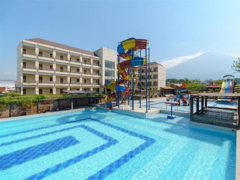 Reddoorz Resort Premium @ Sangkan Hurip קונינגן מראה חיצוני תמונה