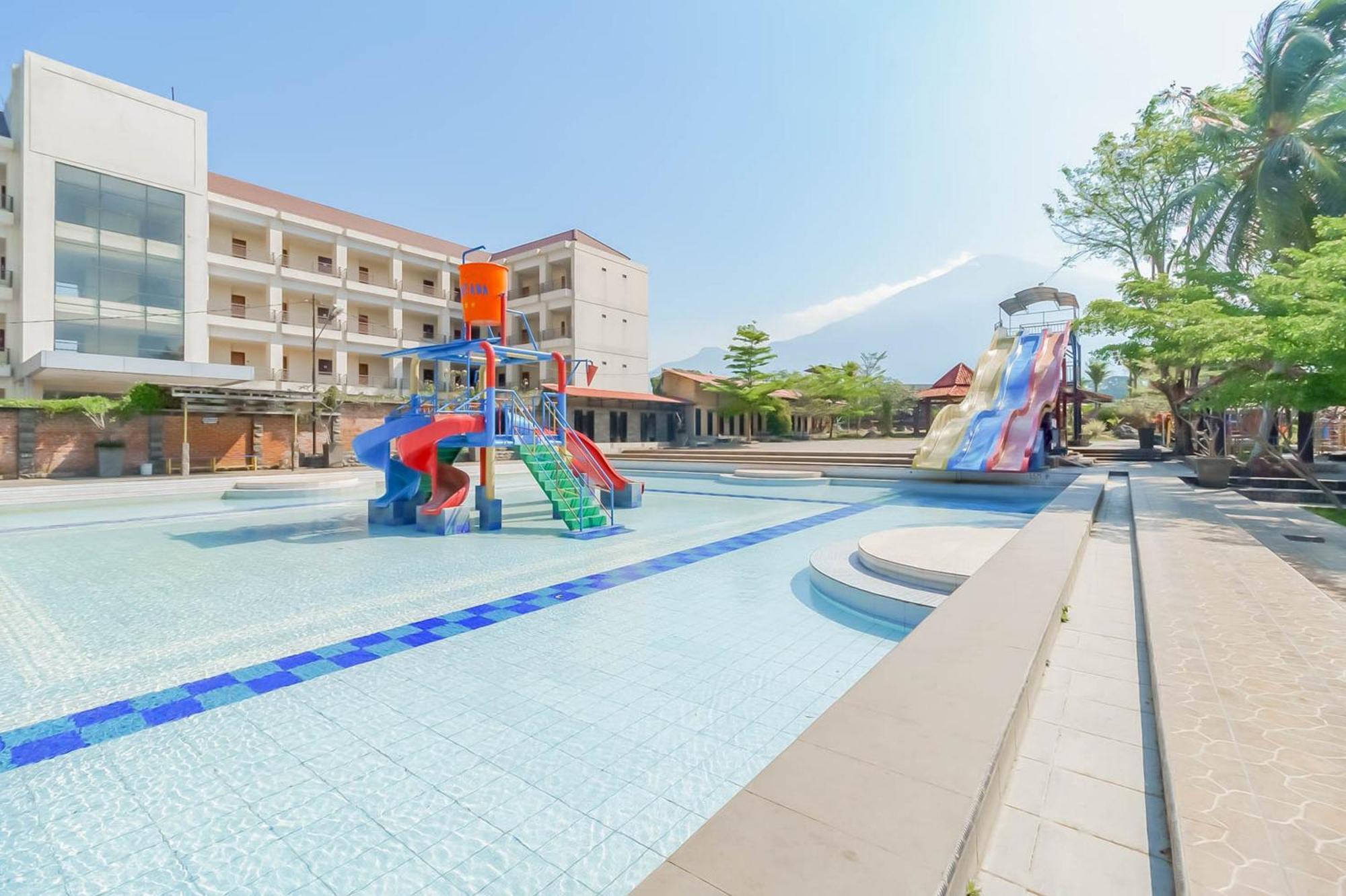 Reddoorz Resort Premium @ Sangkan Hurip קונינגן מראה חיצוני תמונה