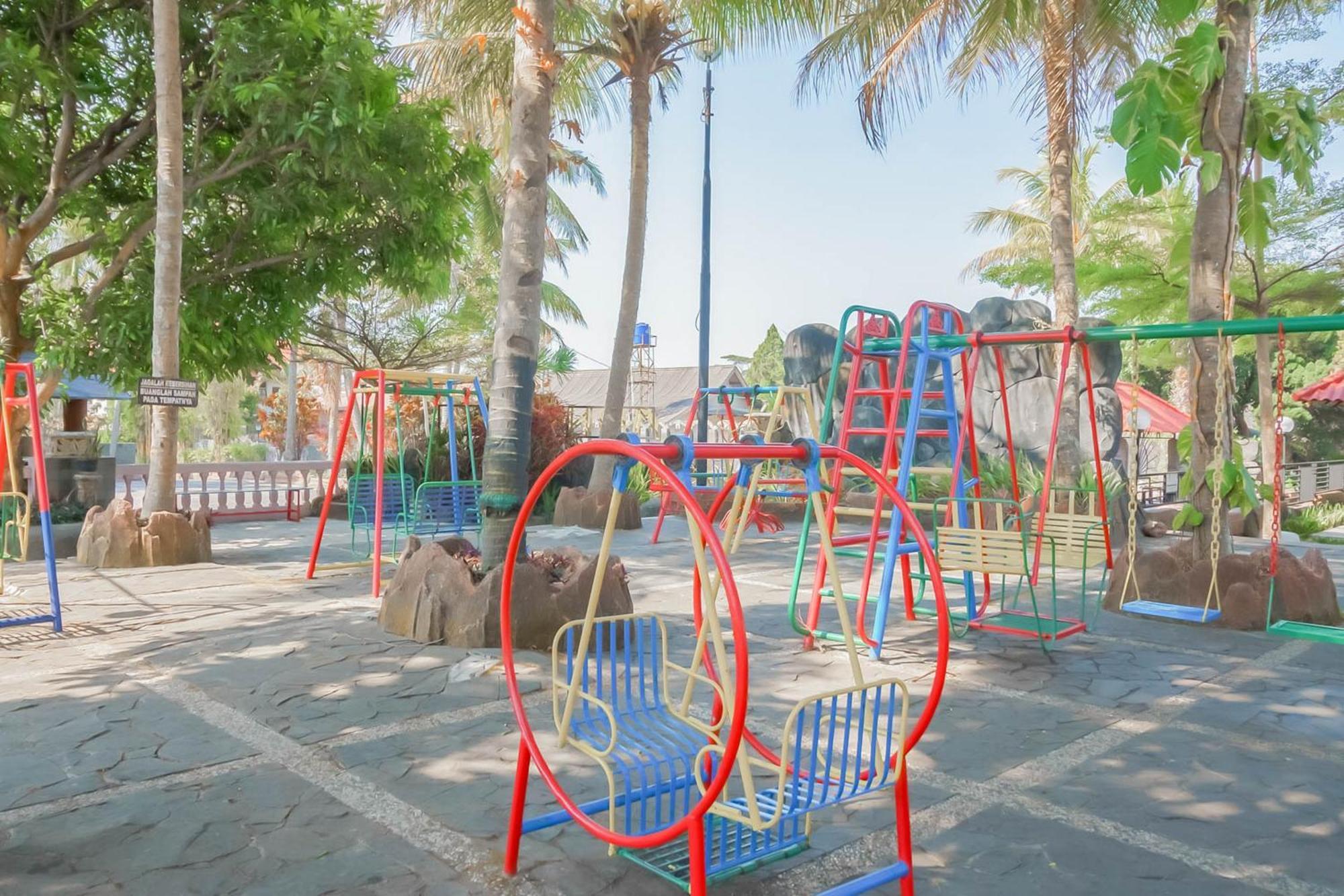 Reddoorz Resort Premium @ Sangkan Hurip קונינגן מראה חיצוני תמונה