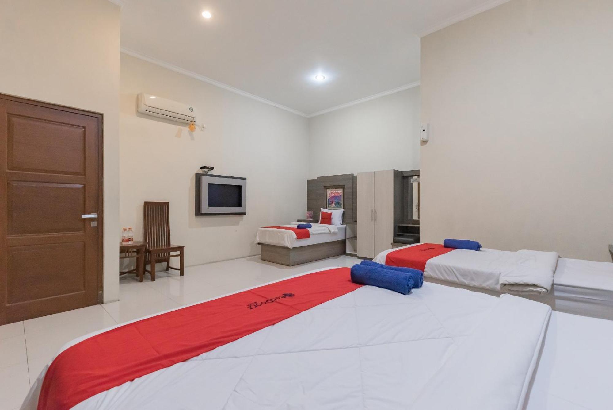 Reddoorz Resort Premium @ Sangkan Hurip קונינגן מראה חיצוני תמונה