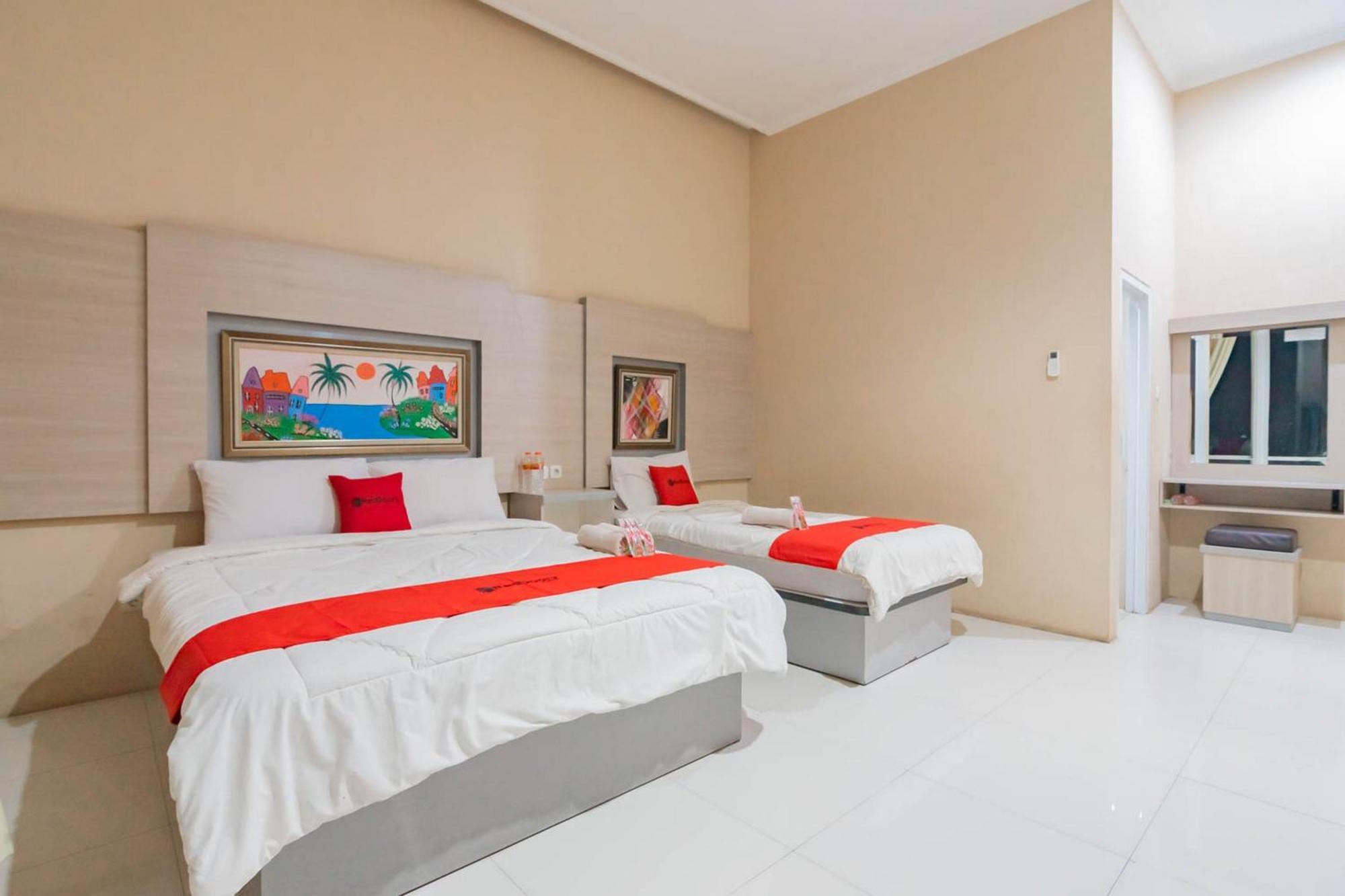 Reddoorz Resort Premium @ Sangkan Hurip קונינגן מראה חיצוני תמונה