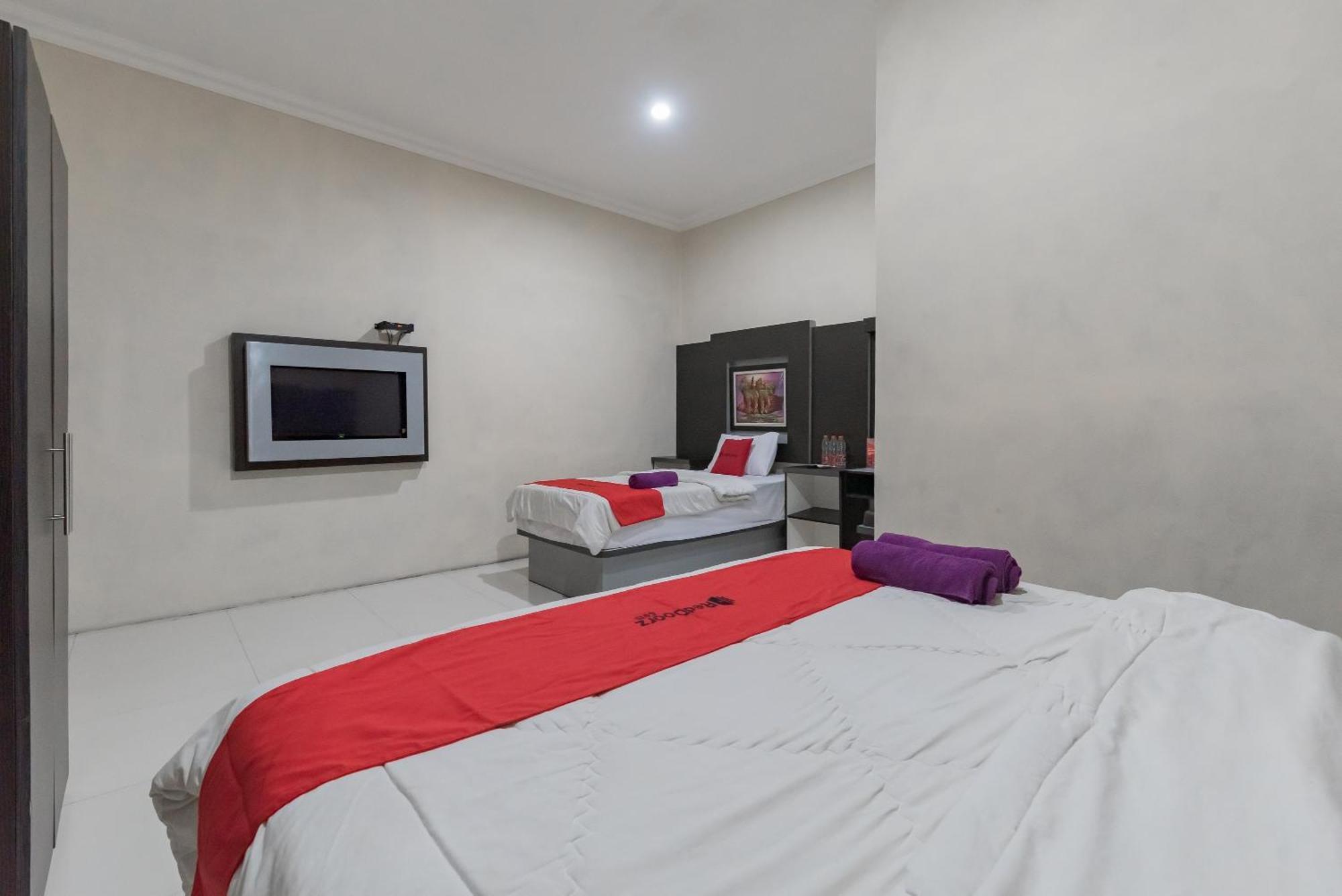 Reddoorz Resort Premium @ Sangkan Hurip קונינגן מראה חיצוני תמונה