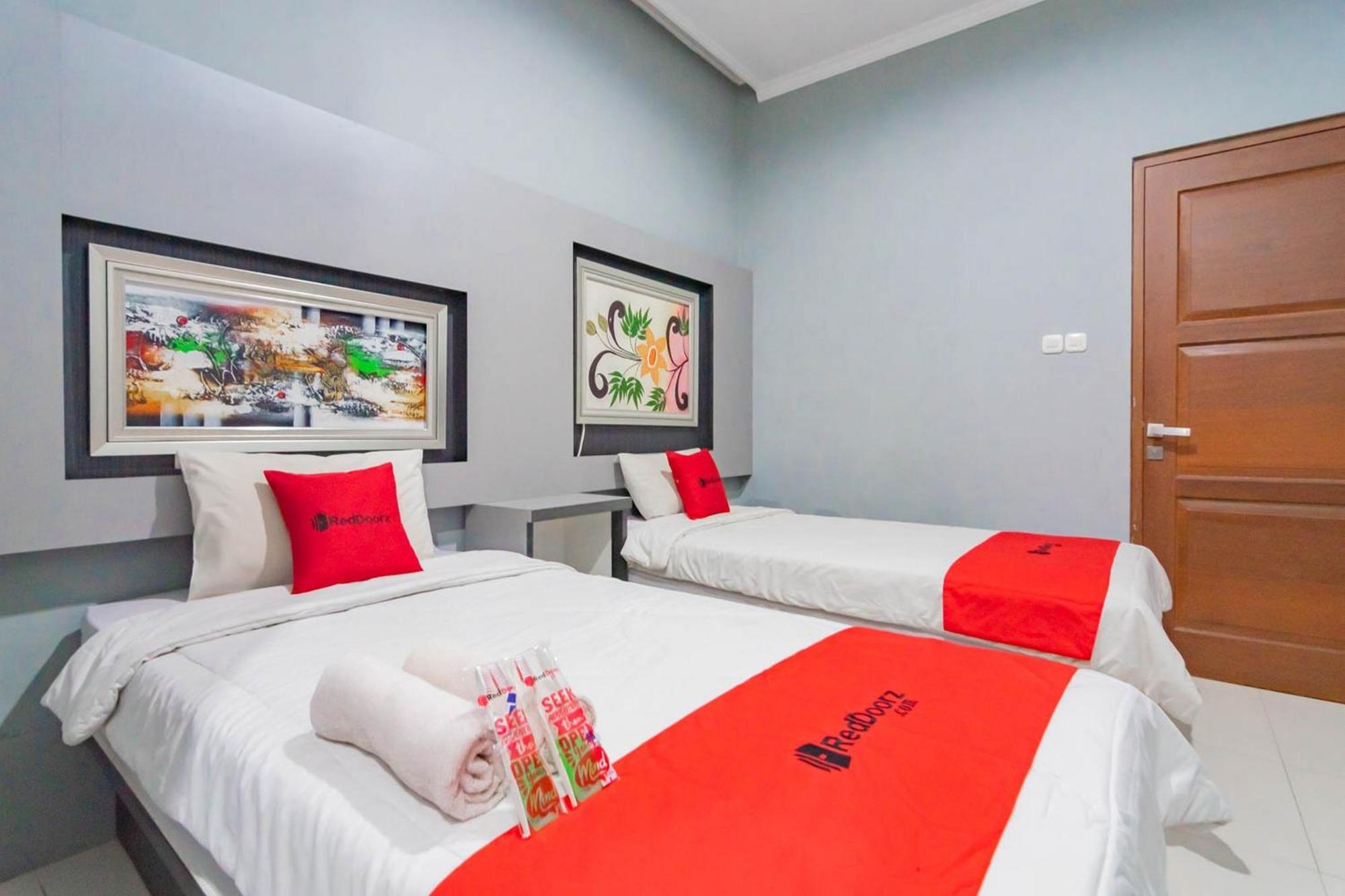 Reddoorz Resort Premium @ Sangkan Hurip קונינגן מראה חיצוני תמונה